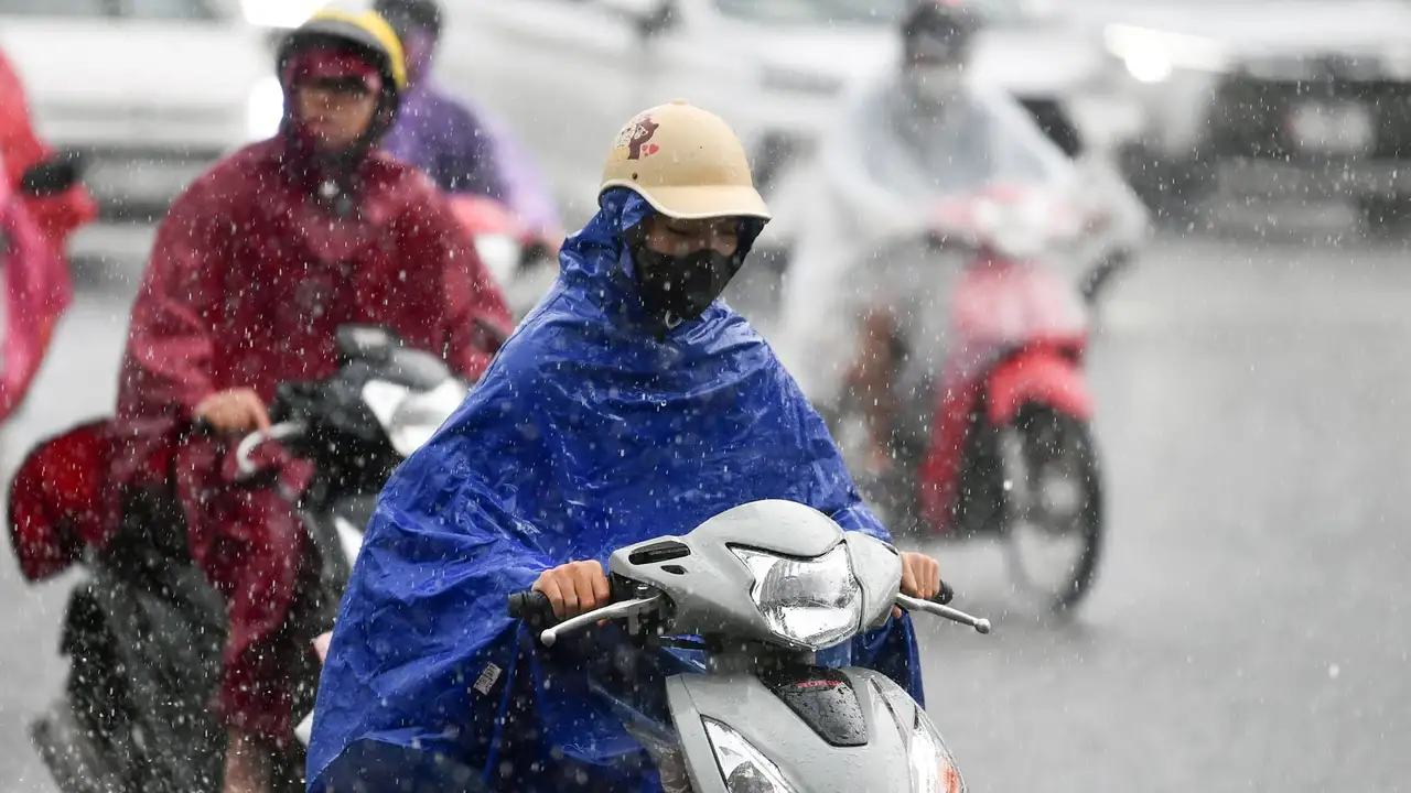 عواصف رعدية وأمطار غزيرة تضرب العديد من مناطق البلاد في 31 يوليو